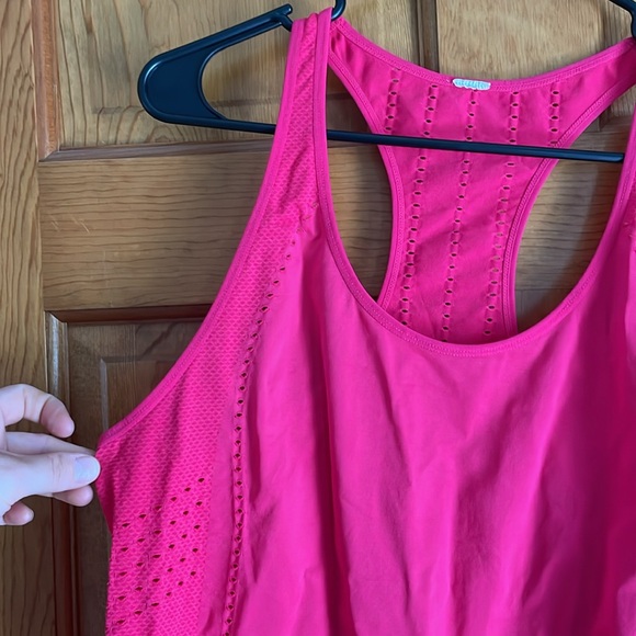 Fabletics Women’s XXL Hot Pink Workout Tank - Picture 5 of 5